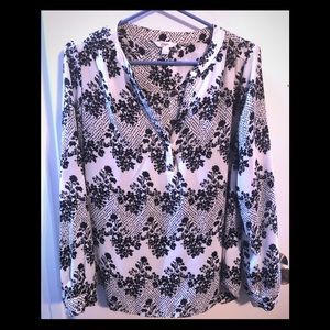 🍁3/$25🍁 Candies black and white damask blouse
